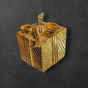 Napier Gold Tone Gift Box Brooch Pin Holiday Present Bow Textured Design Vintage